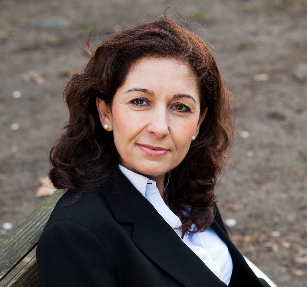 Sosan Azad, Geschäftsführerin von Streit Entknoten, Porträt